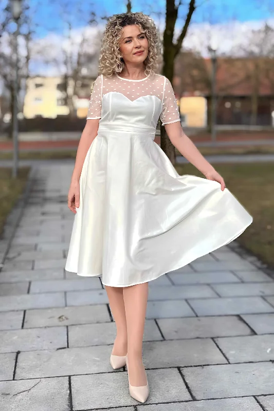 Elizabeth II Short Sleeved Polka Dot Mesh Wedding Dress